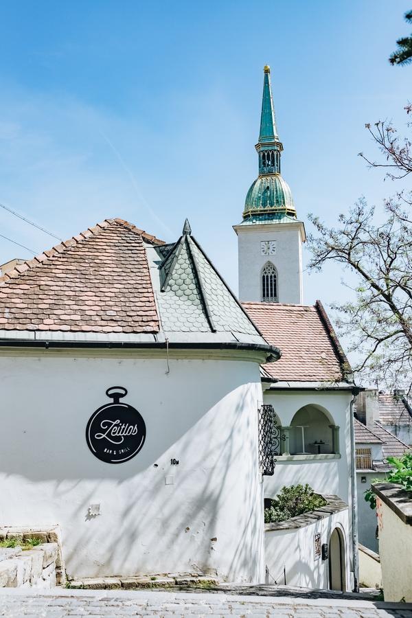 Zeitlos Boutique Hostel Bratislava Exterior foto