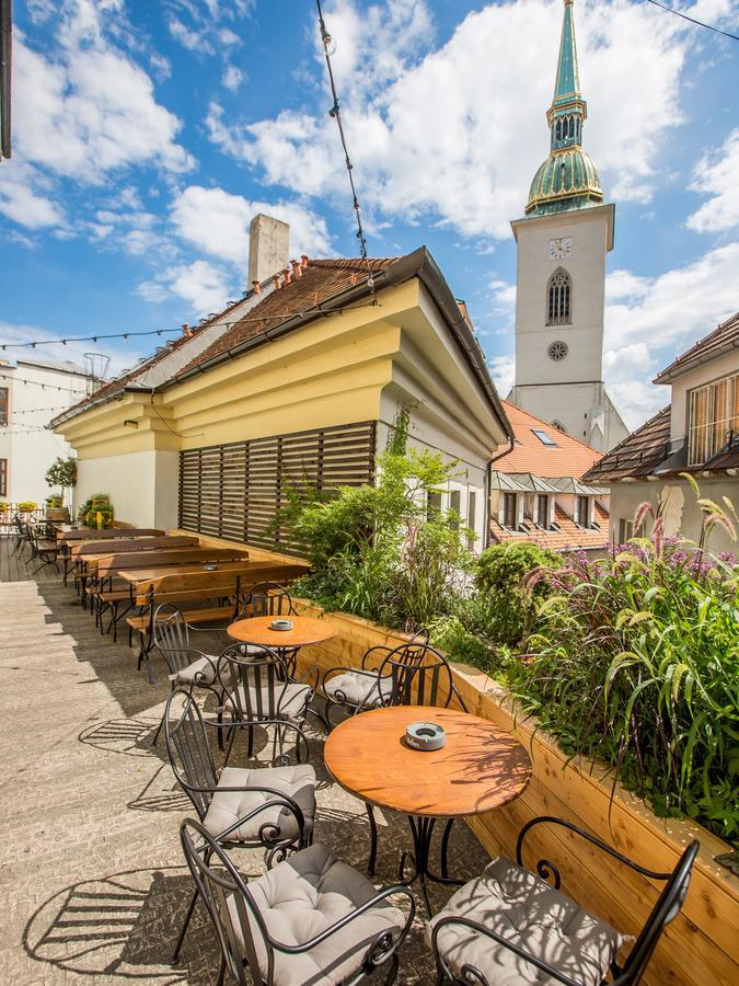 Zeitlos Boutique Hostel Bratislava Exterior foto